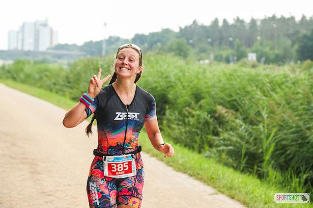 Triathletin auf der Laufstrecke Triathletin auf der Laufstrecke