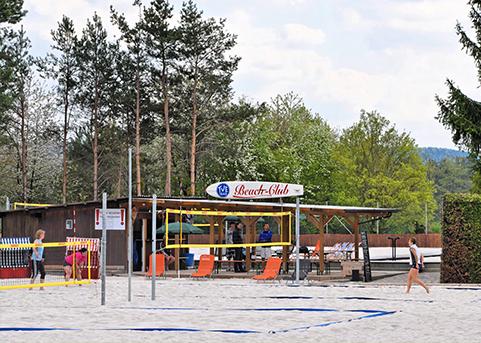 Sportgelände FC West Blick auf die Beachvolleyballanlage der Sportstätte FC West.