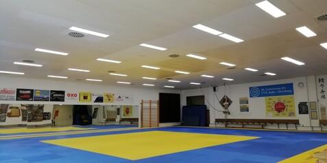 Neue Beleuchtung in der Judohalle Die Judohalle der Jahnhalle mit neuer Beleuchtung.